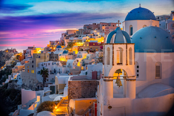 Photograph of a sunset in Santorini greece